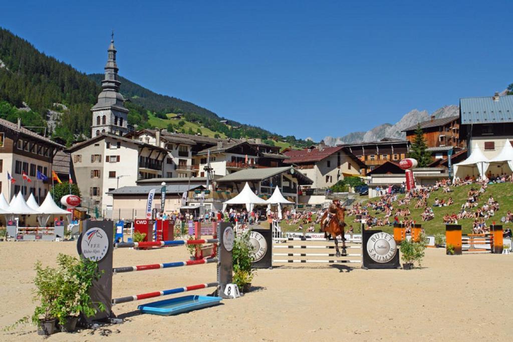 Hotel La Montagne La Clusaz Exterior foto